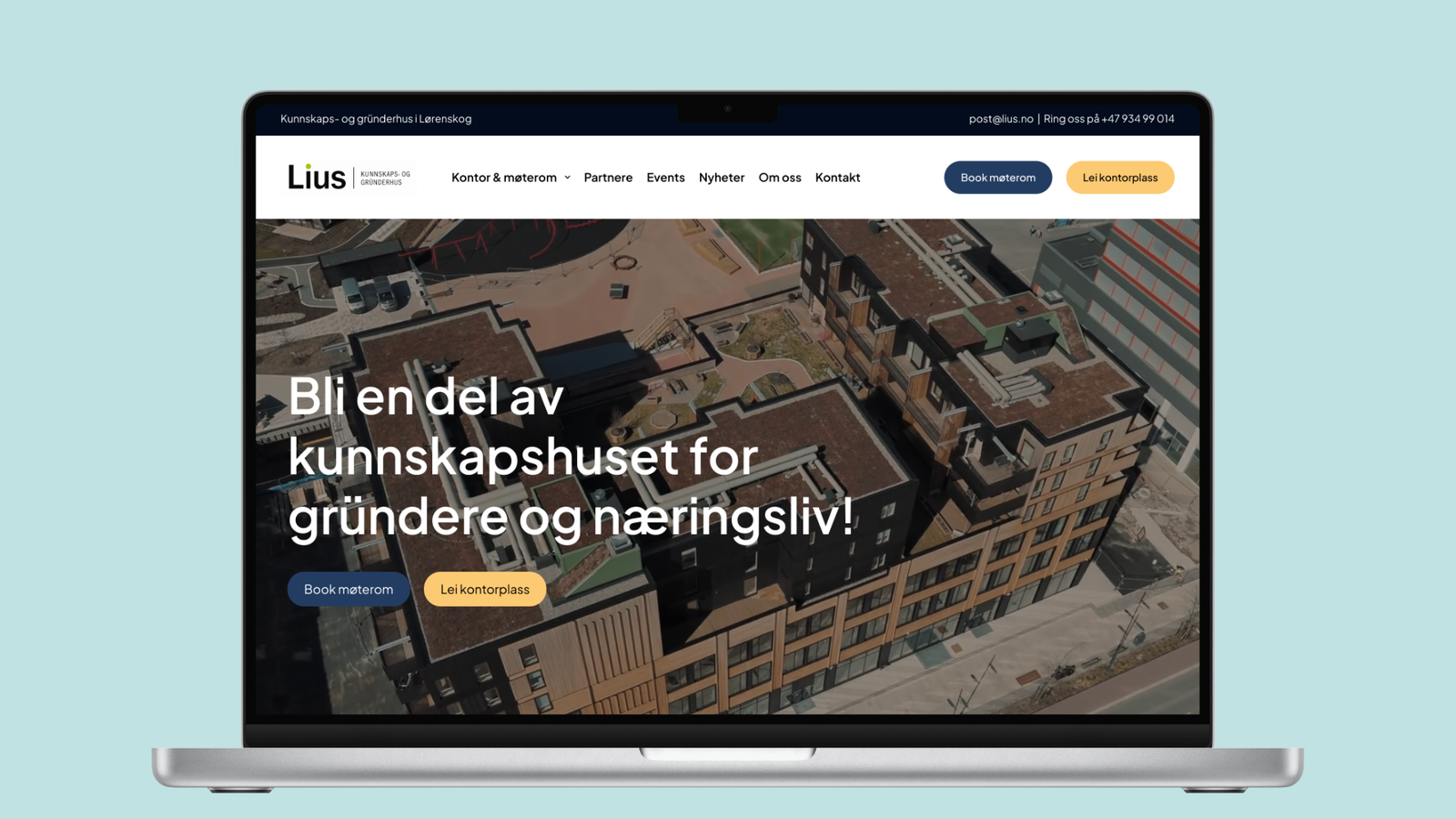Forsiden av lius.no vist på en laptop, med overskriften «Bli en del av kunnskapshuset for gründere og næringsliv!» over et flyfoto av bygget, og knappene «Book møterom» og «Lei kontorplass».