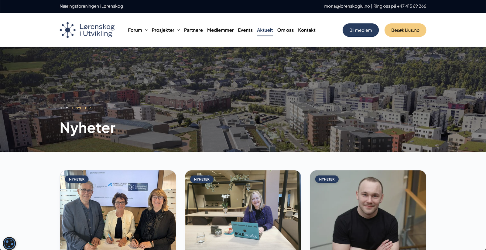 Nyhetssiden med overskriften «Nyheter» over et flyfoto av Lørenskog, og under det nyhetskort merket «Nyheter» med bilder fra en signering, et møterom og et portrett.